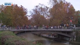 Ο Δήμαρχος Τρικάλων  Δημήτρης Παπαστεργίου μας ξεναγεί  στα Χριστουγεννιάτικα Τρίκαλα