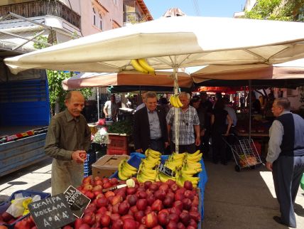 Προσφορά αλληλεγγύης στο Κοινωνικό Παντοπωλείο Δήμου Ιλίου από το Σωματείο Επαγγελματιών Πωλητών Β΄ Λαϊκής Αθηνών