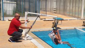 Ειδικό αναβατόριο πισίνας στο Δημοτικό Κολυμβητήριο Ηλιούπολης