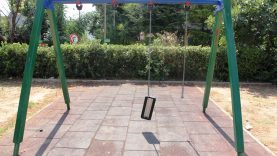 Ασυνείδητοι βάνδαλοι «χτύπησαν» συντονισμένα παιδικές χαρές του Δήμου Παλλήνης