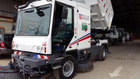 Ένα νέο σάρωθρο στην υπηρεσία της καθαριότητας του Δήμου Ηρακλείου Αττικής