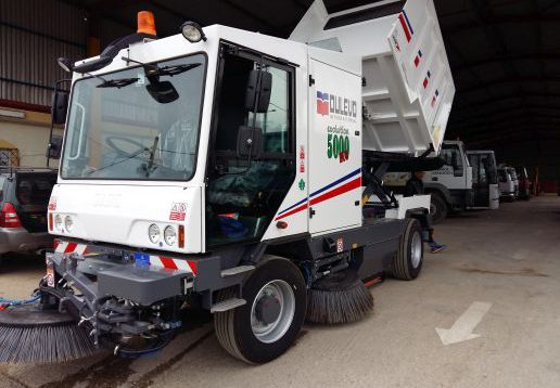 Ένα νέο σάρωθρο στην υπηρεσία της καθαριότητας του Δήμου Ηρακλείου Αττικής