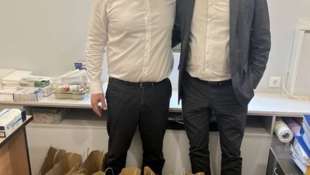 ΔΩΡΕΑ-ΦΑΡΜΑΚΕΙΩΝ-Ά-ΒΟΗΘΕΙΩΝ-ΣΤΑ-ΣΧΟΛΕΙΑ-ΤΟΥ-ΔΗΜΟΥ-ΜΑΣ-876×1024